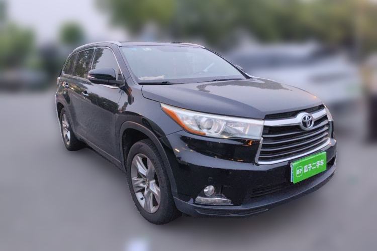 Used Toyota Highlander 2017 2.0T Two-Wheel Drive Luxury Edition 7 Seats Front Right 45 Deg