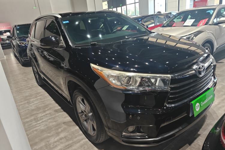 Used Toyota Highlander 2017 2.0T Four-Wheel Drive Luxury Edition 7 Seats Front Right 45 Deg