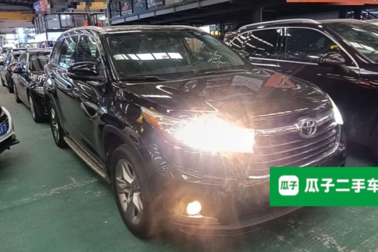 Used Toyota Highlander 2017 2.0T Four-Wheel Drive Luxury Edition 7 Seats Front Right 45 Deg