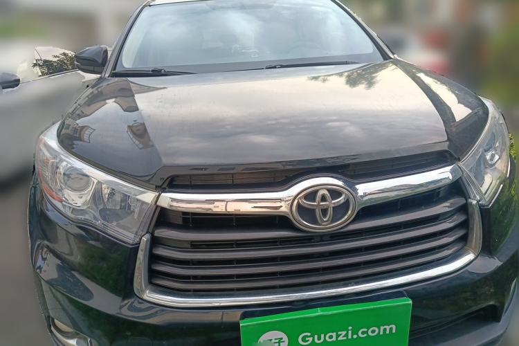 Used Toyota Highlander 2017 2.0T Two-Wheel Drive Elite Version 7 Seats Front Right 45 Deg