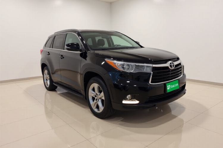 Used Toyota Highlander 2017 2.0T Two-Wheel Drive Luxury Edition 7 Seats Front Right 45 Deg