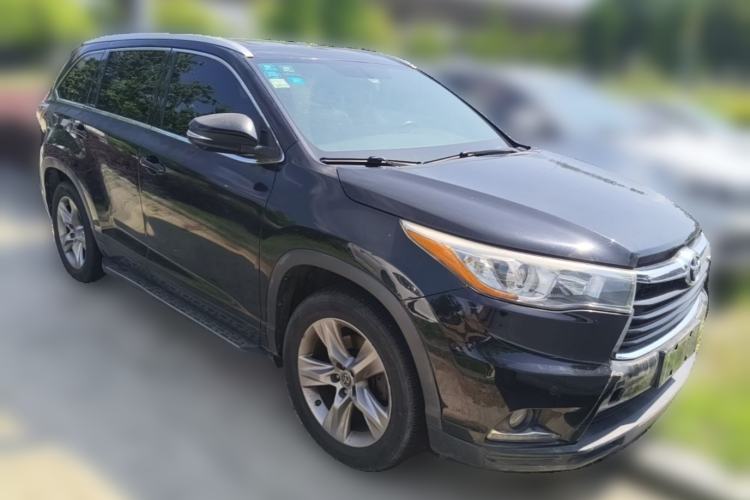 Used Toyota Highlander 2017 2.0T Four-Wheel Drive Luxury Edition 7 Seats Front Right 45 Deg