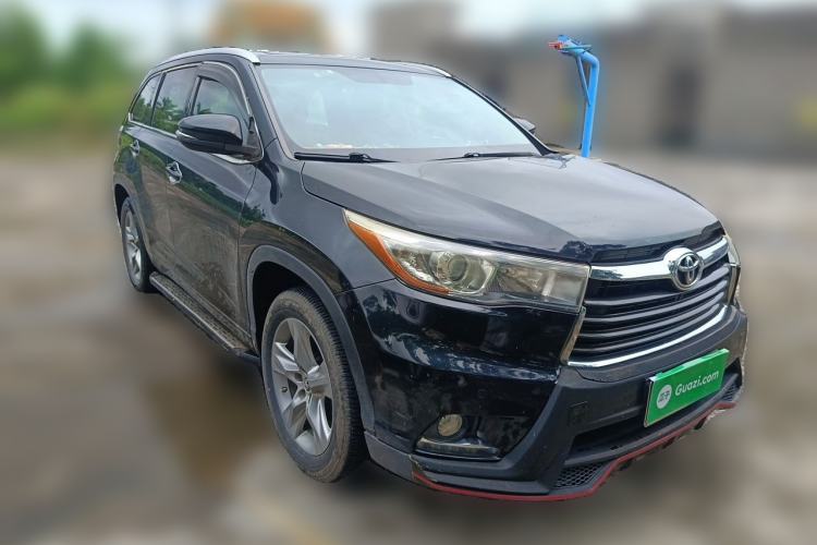 Used Toyota Highlander 2017 2.0T Two-Wheel Drive Luxury Edition 7 Seats Front Right 45 Deg