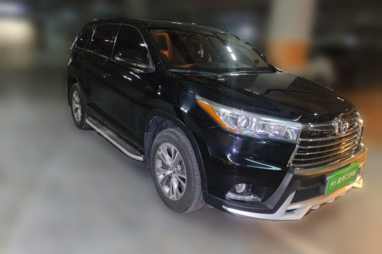 Used Toyota Highlander 2017 2.0T Two-Wheel Drive Elite Edition 5 Seats Front Right 45 Deg