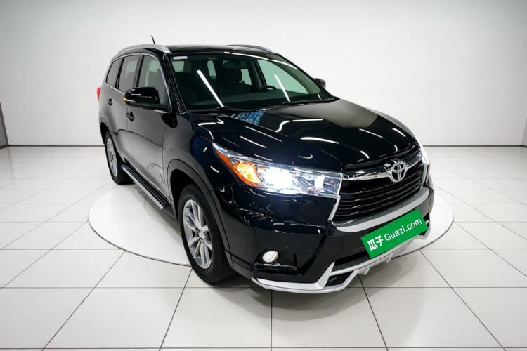 Used Toyota Highlander 2017 2.0T Four-Wheel Drive Luxury Edition 7 Seats Front Right 45 Deg