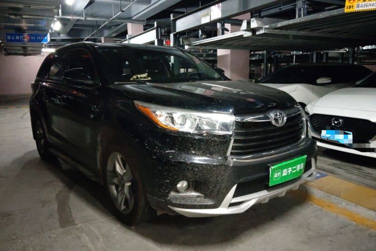 Used Toyota Highlander 2017 2.0T Four-Wheel Drive Luxury Edition 7 Seats Front Right 45 Deg