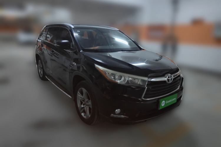 Used Toyota Highlander 2017 2.0T Two-Wheel Drive Luxury Edition 7 Seats Front Right 45 Deg