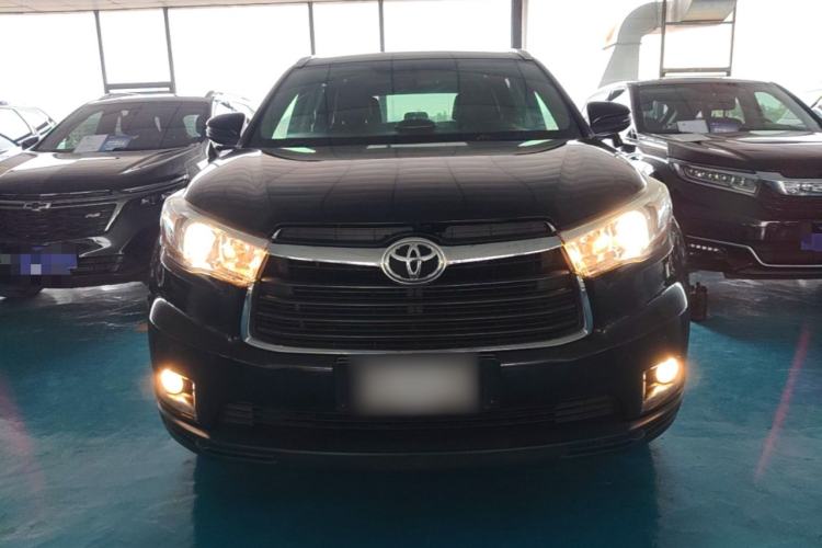 Used Toyota Highlander 2017 2.0T Two-Wheel Drive Luxury Edition 7 Seats Front