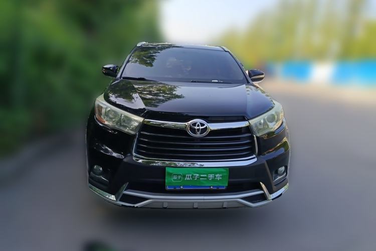 Used Toyota Highlander 2017 2.0T Two-Wheel Drive Elite Version 7 Seats Front