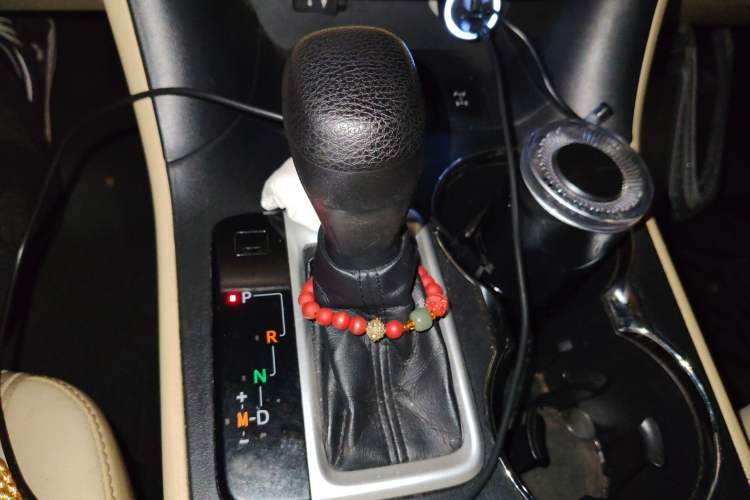 Used Toyota Highlander 2017 2.0T Four-Wheel Drive Elite Edition 7-Seater Gear Lever