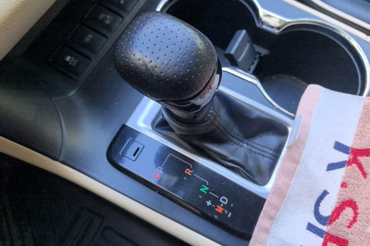 Used Toyota Highlander 2017 2.0T Four-Wheel Drive Elite Edition 7-Seater Gear Lever