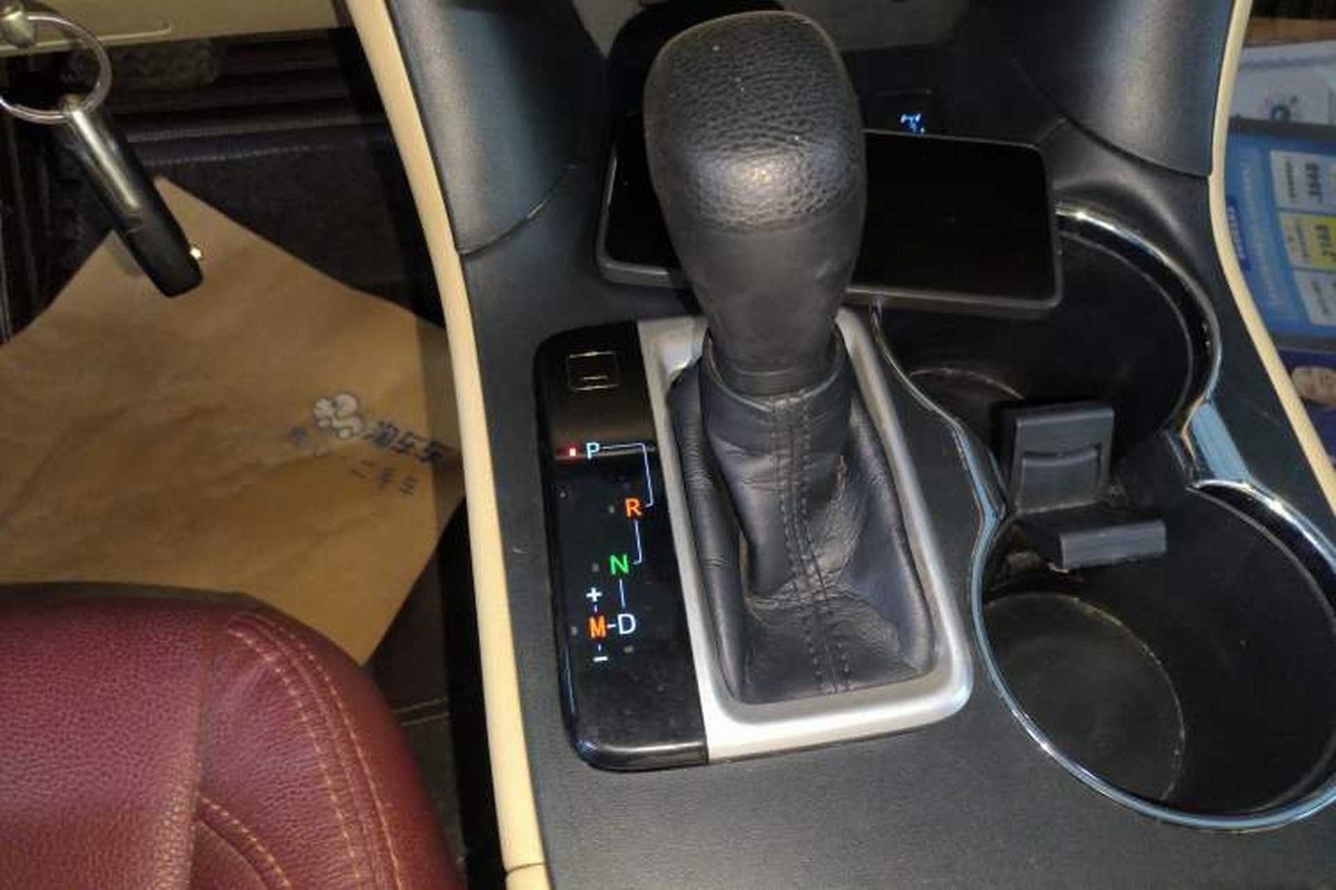 Used Toyota Highlander 2017 2.0T Four-Wheel Drive Elite Edition 7-Seater Gear Lever