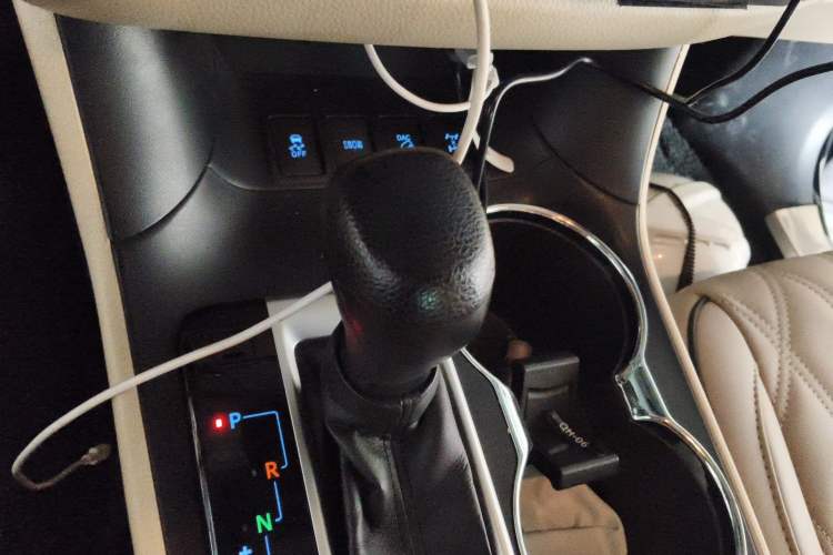 Used Toyota Highlander 2017 2.0T Four-Wheel Drive Elite Edition 7-Seater Gear Lever