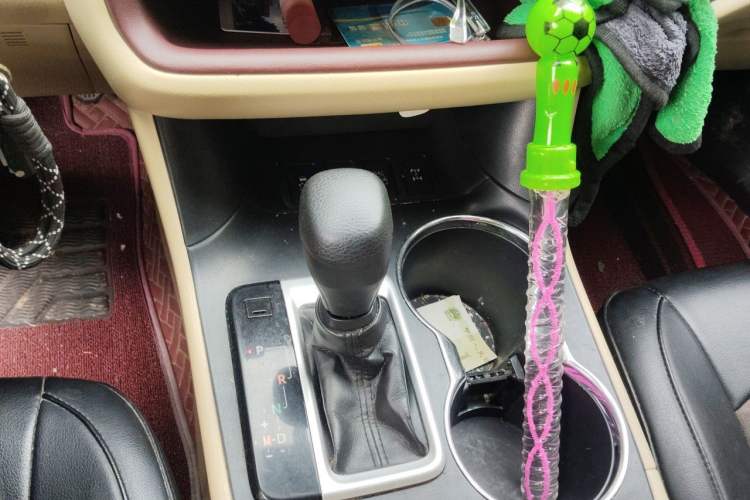 Used Toyota Highlander 2017 2.0T Four-Wheel Drive Elite Edition 7-Seater Gear Lever