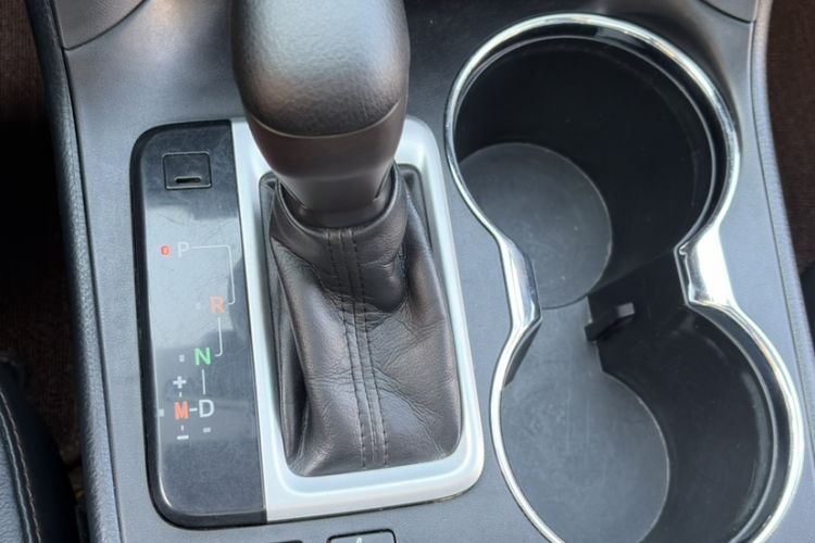 Used Toyota Highlander 2017 2.0T Four-Wheel Drive Luxury Edition 7 Seats Gear Lever