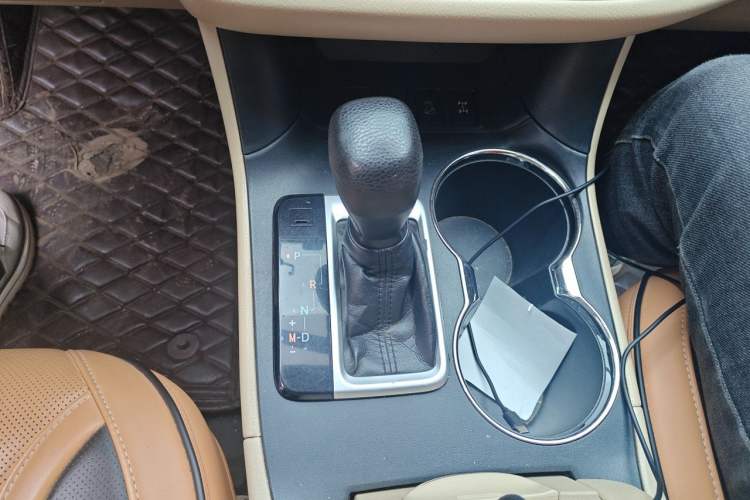 Used Toyota Highlander 2017 2.0T Four-Wheel Drive Elite Edition 7-Seater Gear Lever