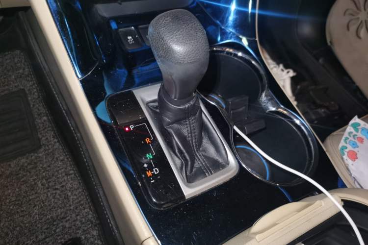 Used Toyota Highlander 2017 2.0T Four-Wheel Drive Elite Edition 7-Seater Gear Lever