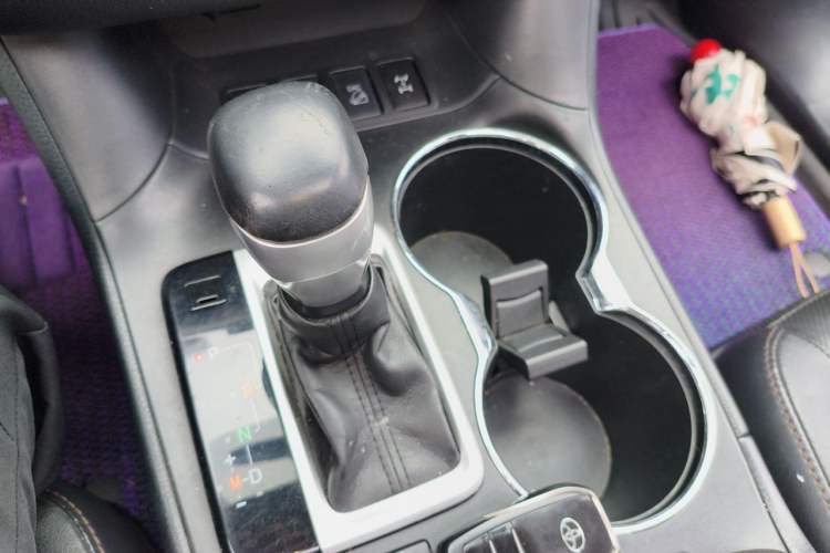 Used Toyota Highlander 2017 2.0T Four-Wheel Drive Luxury Edition 7 Seats Gear Lever