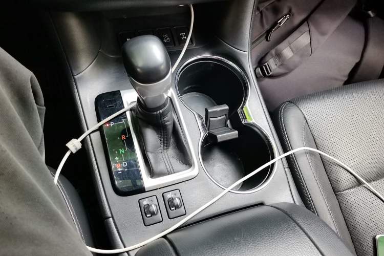 Used Toyota Highlander 2017 2.0T Four-Wheel Drive Black Edition Limited Model Gear Lever