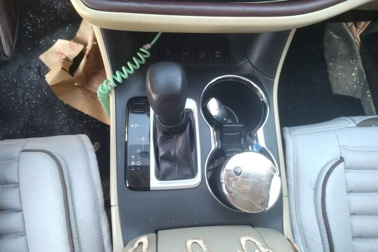 Used Toyota Highlander 2017 2.0T Four-Wheel Drive Elite Edition 7-Seater Gear Lever