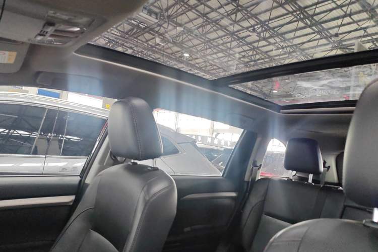 Used Toyota Highlander 2017 2.0T Four-Wheel Drive Luxury Edition 7 Seats Headliner