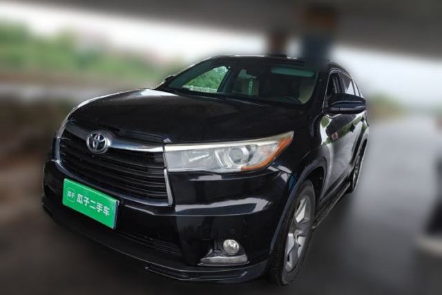 Toyota Highlander 2017 2.0T Two-Wheel Drive Luxury Edition 7 Seats مستعملة