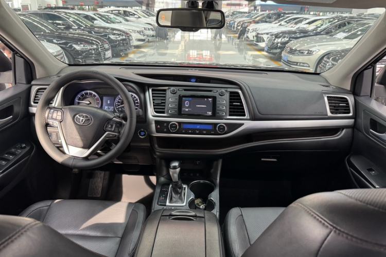 Used Toyota Highlander 2017 2.0T Four-Wheel Drive Luxury Edition 7 Seats Interior 1
