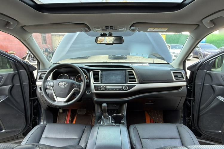Used Toyota Highlander 2017 2.0T Four-Wheel Drive Luxury Edition 7 Seats Interior 1