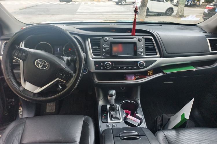 Used Toyota Highlander 2017 2.0T Four-Wheel Drive Luxury Edition 7 Seats Interior 2