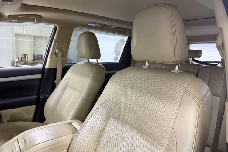 Used Toyota Highlander 2017 2.0T Four-Wheel Drive Luxury Edition 7 Seats Interior 2