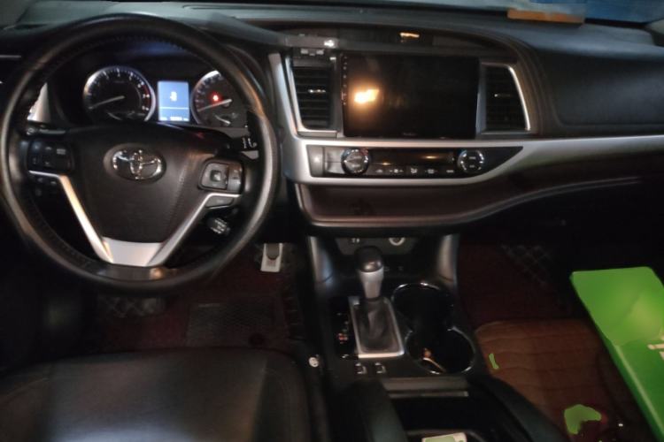 Used Toyota Highlander 2017 2.0T Four-Wheel Drive Luxury Edition 7 Seats Interior 2