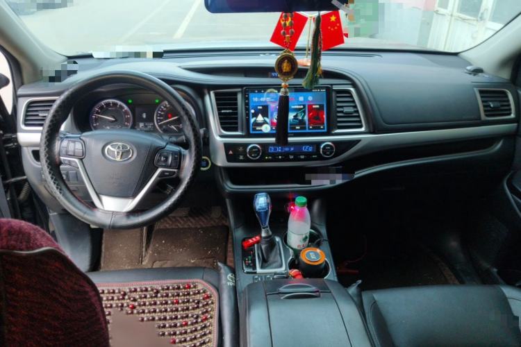Used Toyota Highlander 2017 2.0T Four-Wheel Drive Luxury Edition 7 Seats Interior 2