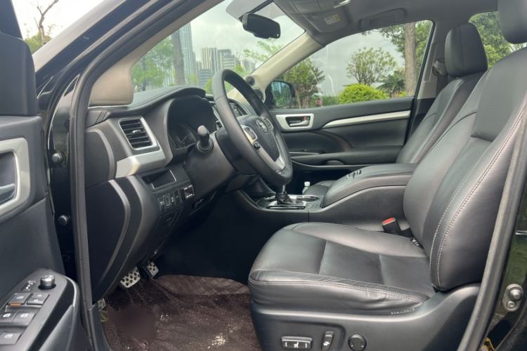 Used Toyota Highlander 2017 2.0T Four-Wheel Drive Luxury Edition 7 Seats Interior 3