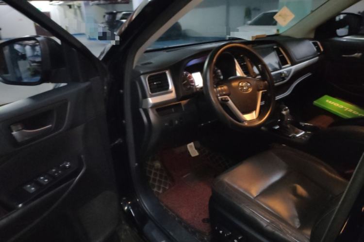 Used Toyota Highlander 2017 2.0T Four-Wheel Drive Luxury Edition 7 Seats Interior 3