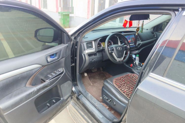 Used Toyota Highlander 2017 2.0T Four-Wheel Drive Luxury Edition 7 Seats Interior 3