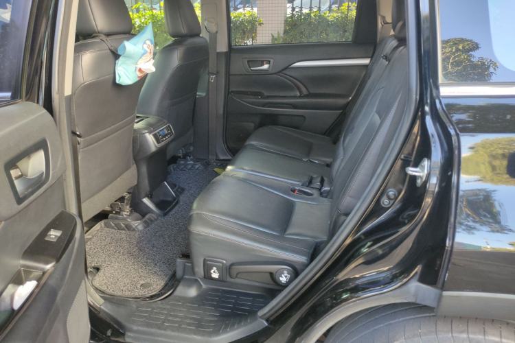 Used Toyota Highlander 2017 2.0T Four-Wheel Drive Luxury Edition 7 Seats Interior 4