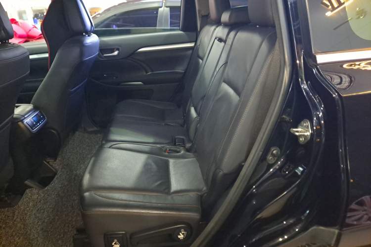Used Toyota Highlander 2017 2.0T Four-Wheel Drive Luxury Edition 7 Seats Interior 4