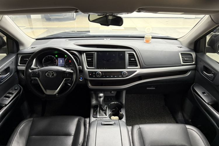 Used Toyota Highlander 2017 2.0T Four-Wheel Drive Luxury Edition 7 Seats Interior 6