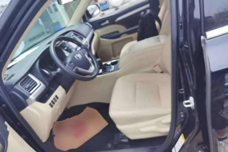 Used Toyota Highlander 2017 2.0T Two-Wheel Drive Elite Edition 5 Seats Left Front Seat