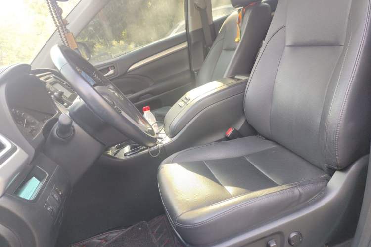 Used Toyota Highlander 2017 2.0T Four-Wheel Drive Luxury Edition 7 Seats Left Front Seat