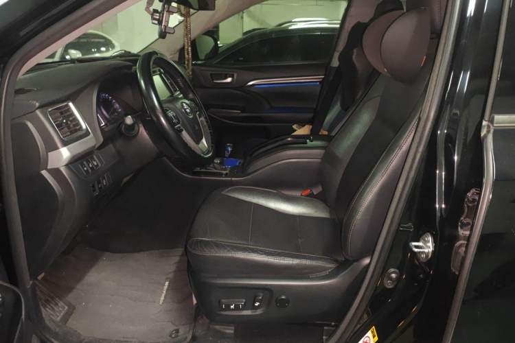 Used Toyota Highlander 2017 2.0T Four-Wheel Drive Ultimate Edition 7 Seats Left Front Seat
