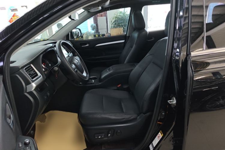 Used Toyota Highlander 2017 2.0T Four-Wheel Drive Luxury Edition 7 Seats Left Front Seat