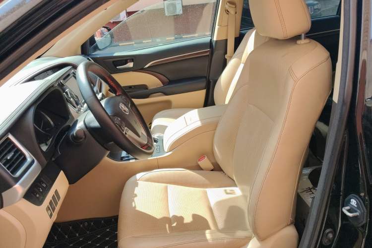 Used Toyota Highlander 2017 3.5L Four-Wheel Drive Ultimate Edition 7-Seater Left Front Seat