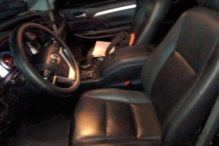 Used Toyota Highlander 2017 2.0T Four-Wheel Drive Luxury Edition 7 Seats Left Front Seat