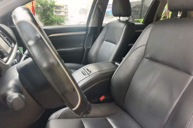 Used Toyota Highlander 2017 2.0T Four-Wheel Drive Luxury Edition 7 Seats Left Front Seat