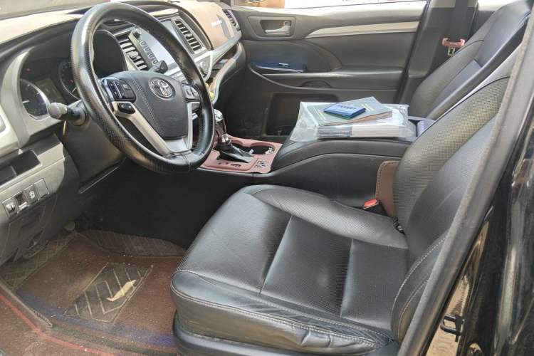 Used Toyota Highlander 2017 2.0T Four-Wheel Drive Luxury Edition 7 Seats Left Front Seat