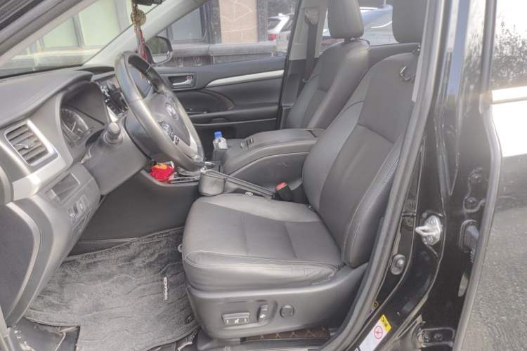 Used Toyota Highlander 2017 2.0T Four-Wheel Drive Luxury Edition 7 Seats Left Front Seat