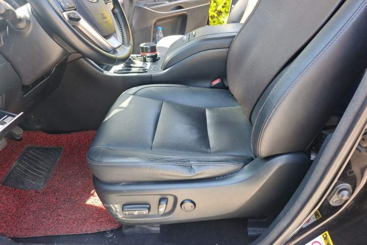 Used Toyota Highlander 2017 2.0T Four-Wheel Drive Luxury Edition 7 Seats Left Front Seat