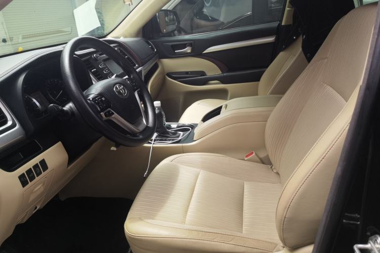 Used Toyota Highlander 2017 2.0T Two-Wheel Drive Elite Edition 5 Seats Left Front Seat