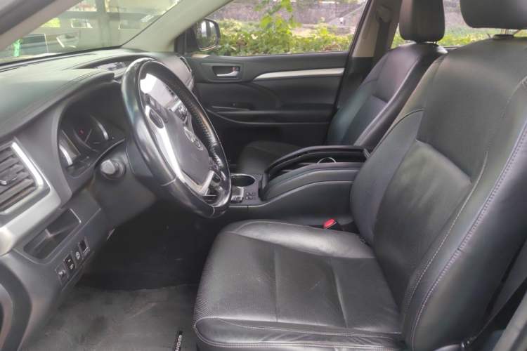Used Toyota Highlander 2017 2.0T Four-Wheel Drive Luxury Edition 7 Seats Left Front Seat